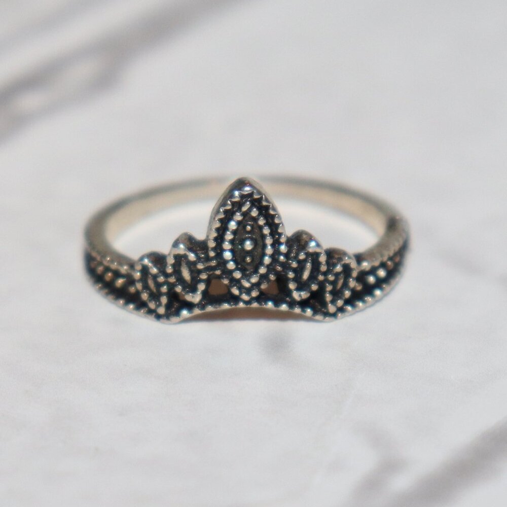 Beautiful Silver Statement Ring – Size 7 Sculptural Shine · Sleek Drama ·